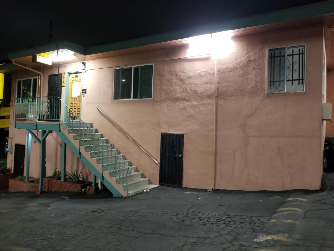 Travis Lodge Motel 16 Oakland Exteriér fotografie