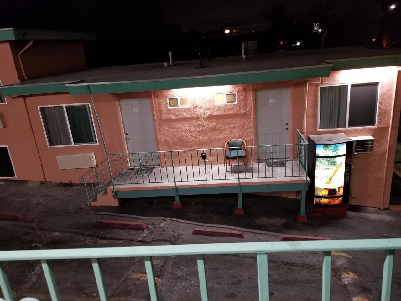 Travis Lodge Motel 16 Oakland Exteriér fotografie
